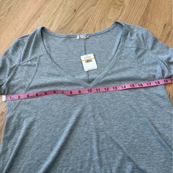 NEW Free People Don’t Rock The Boat Ribbed Long Sleeve V Neck T shirt Gray Small - Picture 6 of 10